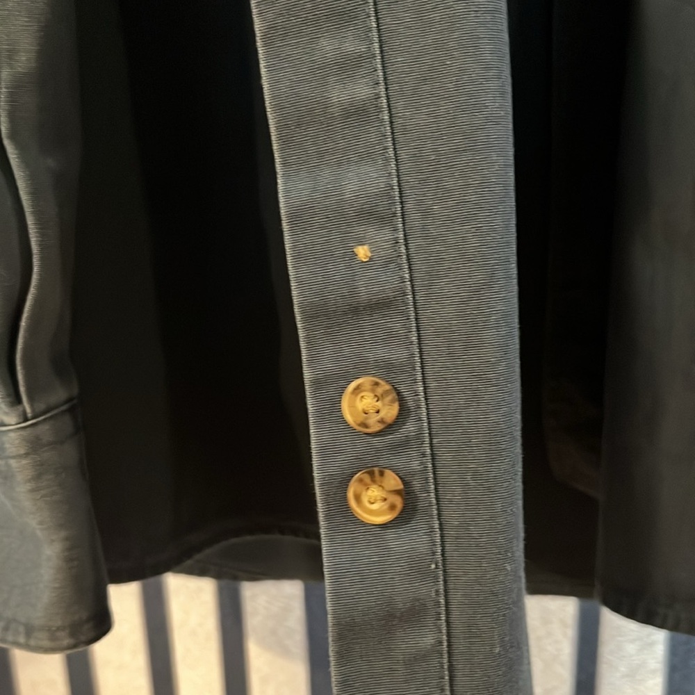 Cabelas Long Sleeve - Picture 9 of 10